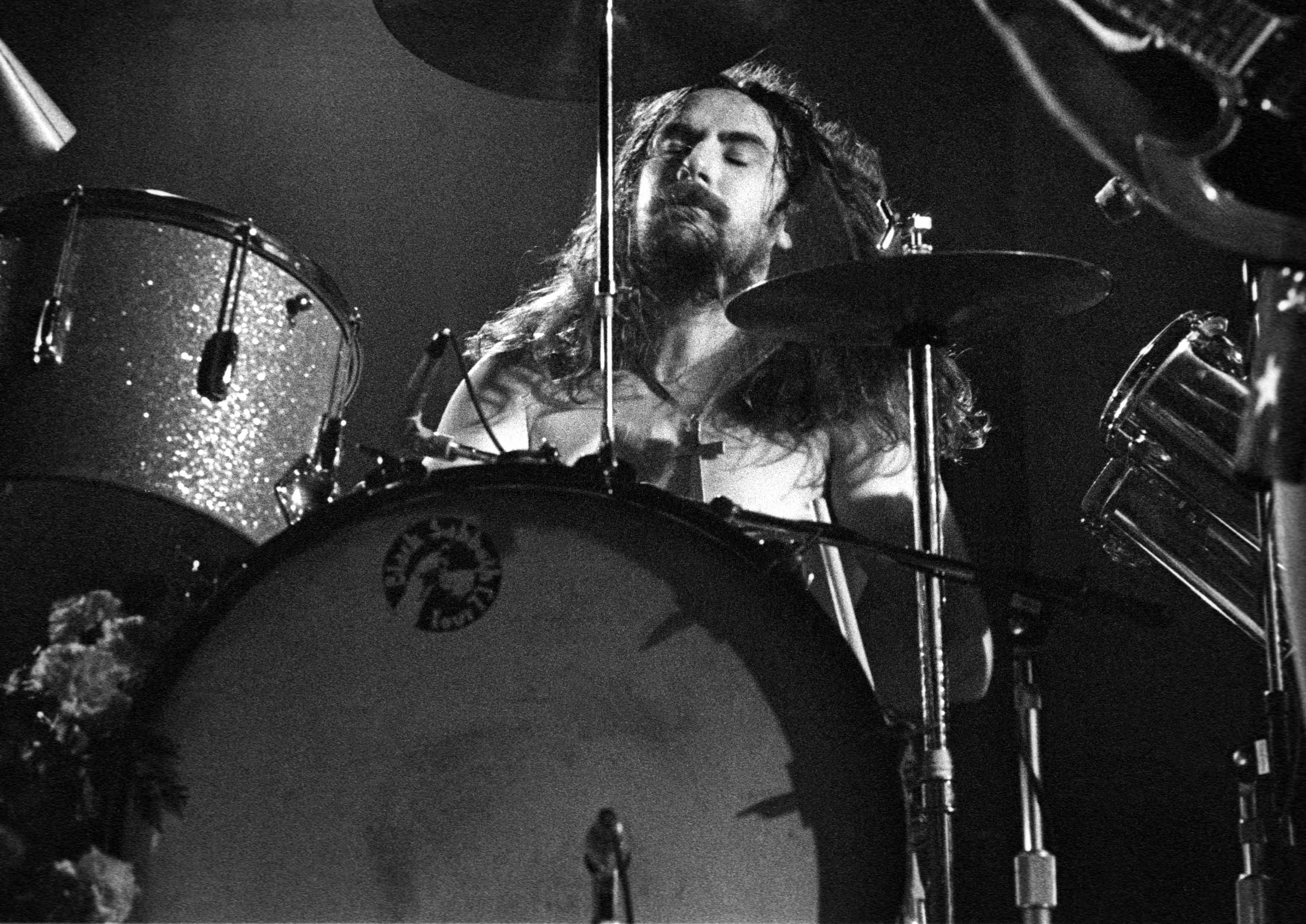 Bill ward. Билл Уорд Блэк Саббат. Билл Уорд Black Sabbath. Барабанщик Блэк Саббат. Билл Блэк Саббат Уорд барабанщик 1970.